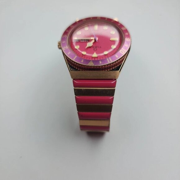 Timex Q Malibu 36mm Women’s Watch Gold & Pink Stainless Steel Day-Date Quartz - Picture 8 of 11